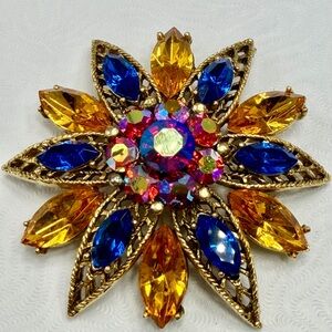 Vintage Weiss Multicolor Rhinestone Brooch.